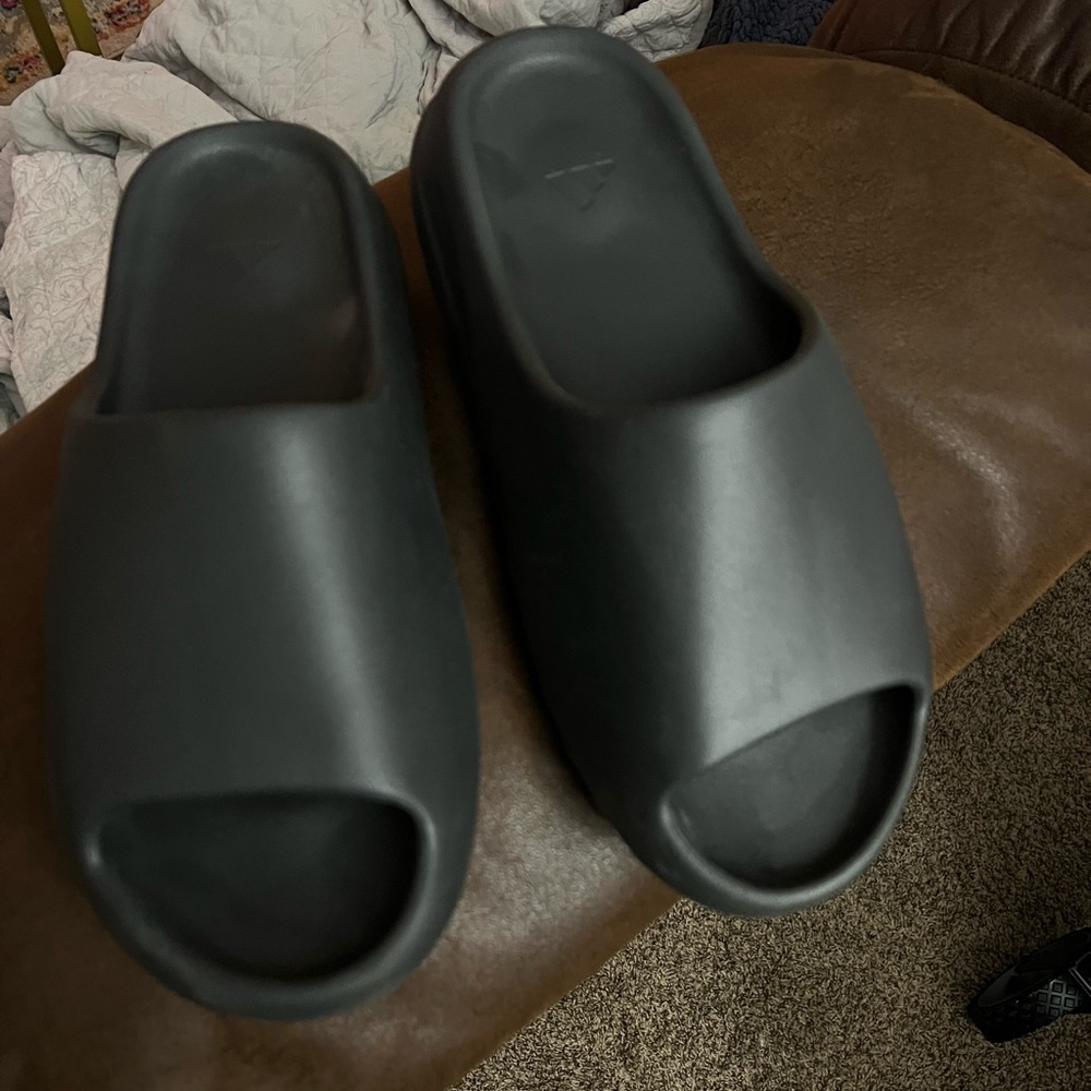 Nike Yeezy Slides